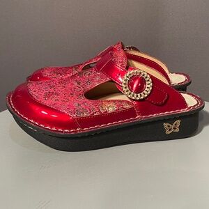 Alegria Classic Clog Imperial Wine Size 36 (US 6–6.5)